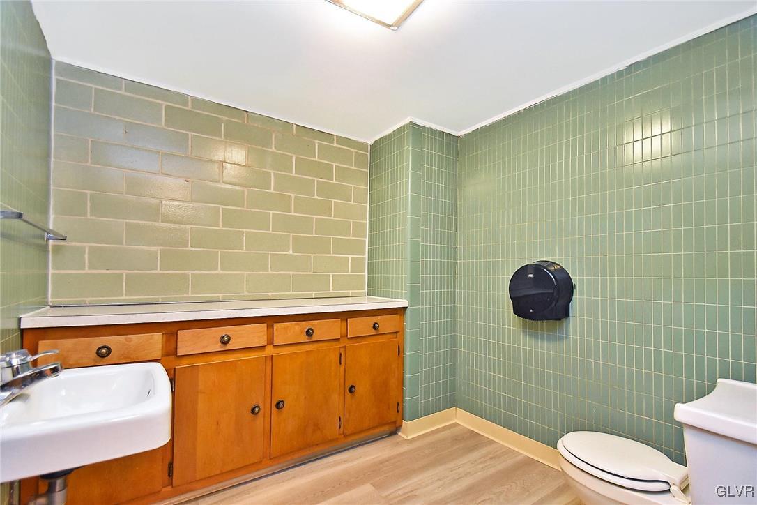 2010 Chester Road Bethlehem, PA 18017 - Photo 25 of 33 Gallery Image 25