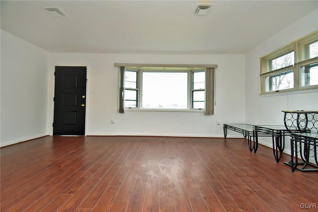 2010 Chester Road Bethlehem, PA 18017 - Photo 5 of 33 Gallery Image 5