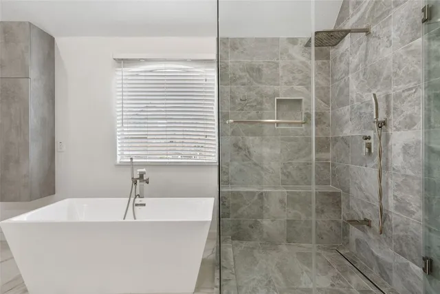 $850,000 | 7601 Crackling Creek Drive, Austin, TX 78736