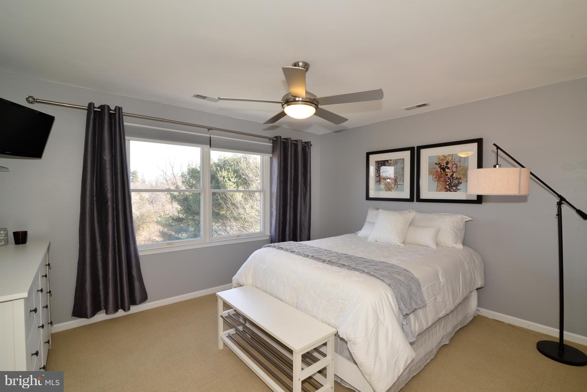 1343 Dasher Lane Reston, VA 20190 - Photo 19 of 30 Bedroom #3 shares a buddy bath with Bedroom #4.