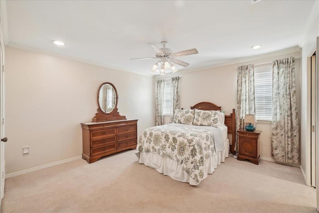 604 South Hampton Road Oak Leaf, TX 75154 - Photo 10 of 40
