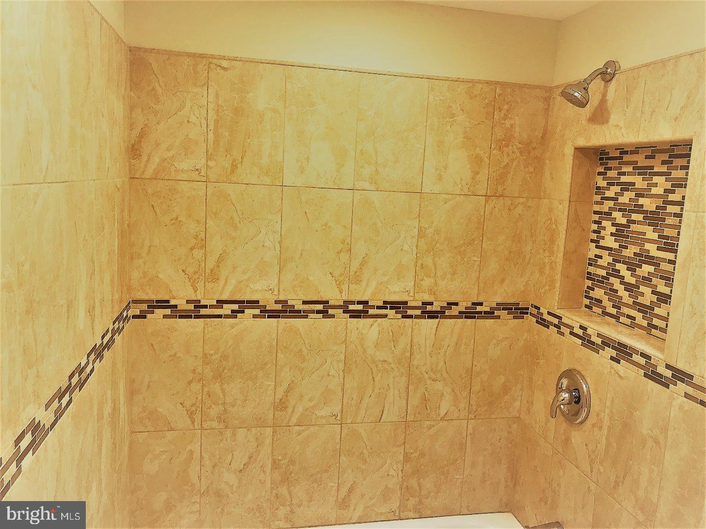 7407 Sommers Road Philadelphia, PA 19138 - Photo 16 of 25 Bathroom
