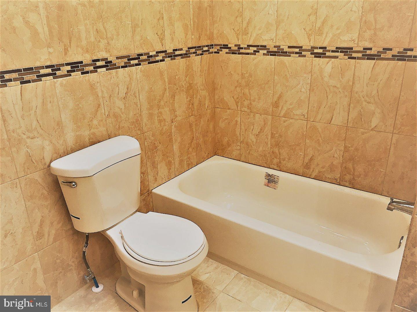 7407 Sommers Road Philadelphia, PA 19138 - Photo 19 of 25 Bathroom