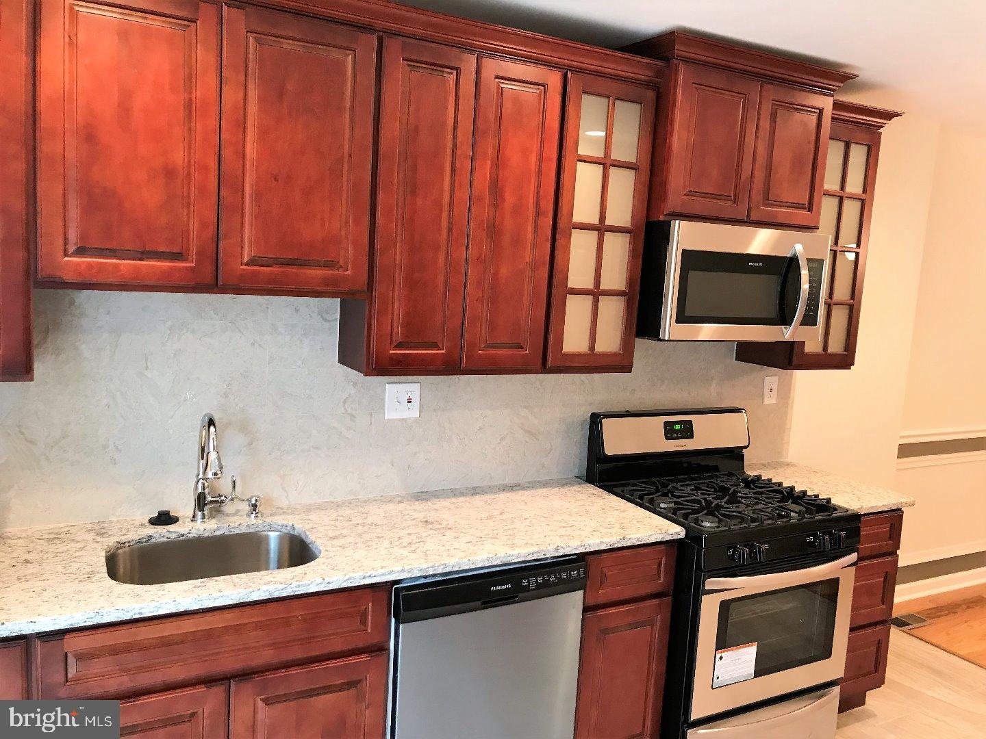 7407 Sommers Road Philadelphia, PA 19138 - Photo 8 of 25 Kitchen