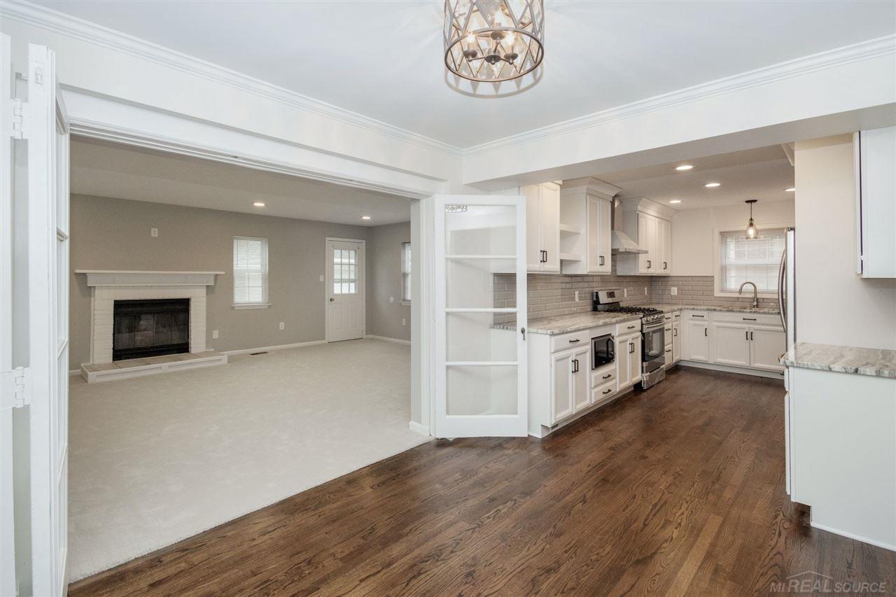 422 Lothrop Road Grosse Pointe Farms, MI 48236 - Photo 7 of 17