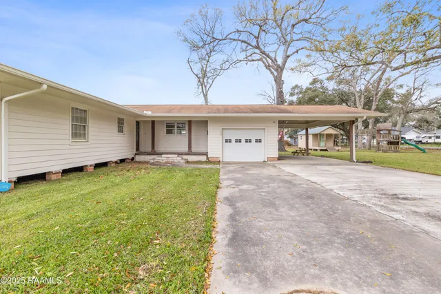 $219,000 | 112 North Hebert Avenue, Kaplan, LA 70548