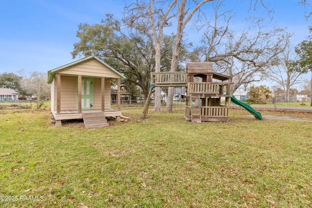 $219,000 | 112 North Hebert Avenue, Kaplan, LA 70548