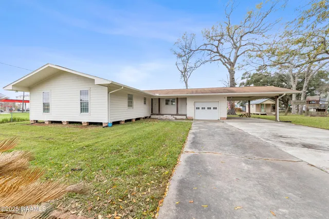 $219,000 | 112 North Hebert Avenue, Kaplan, LA 70548