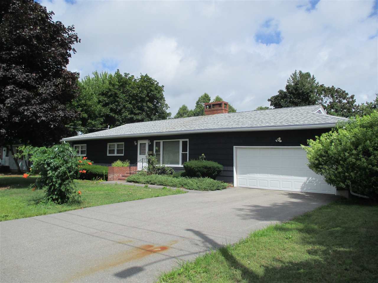 3 Gloria Street Rochester, NH 03867 - Photo 2 of 16