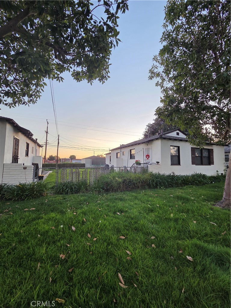 5700 Jillson Street Commerce, CA 90040 - Photo 4 of 9 a view of a house with backyard