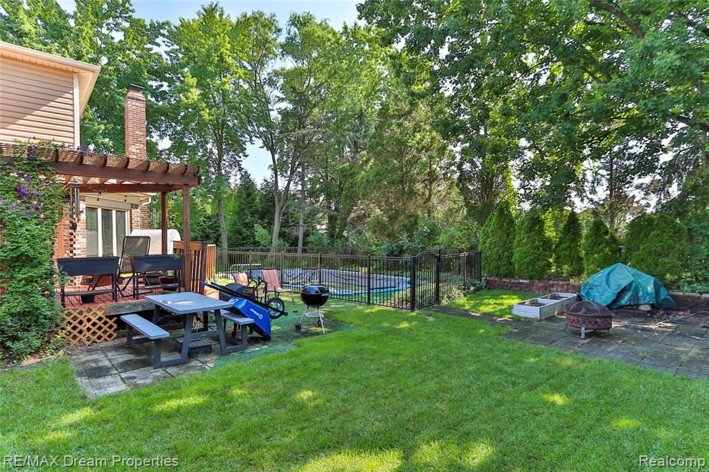 3110 Burlington Drive Rochester Hills, MI 48306 - Photo 30 of 34