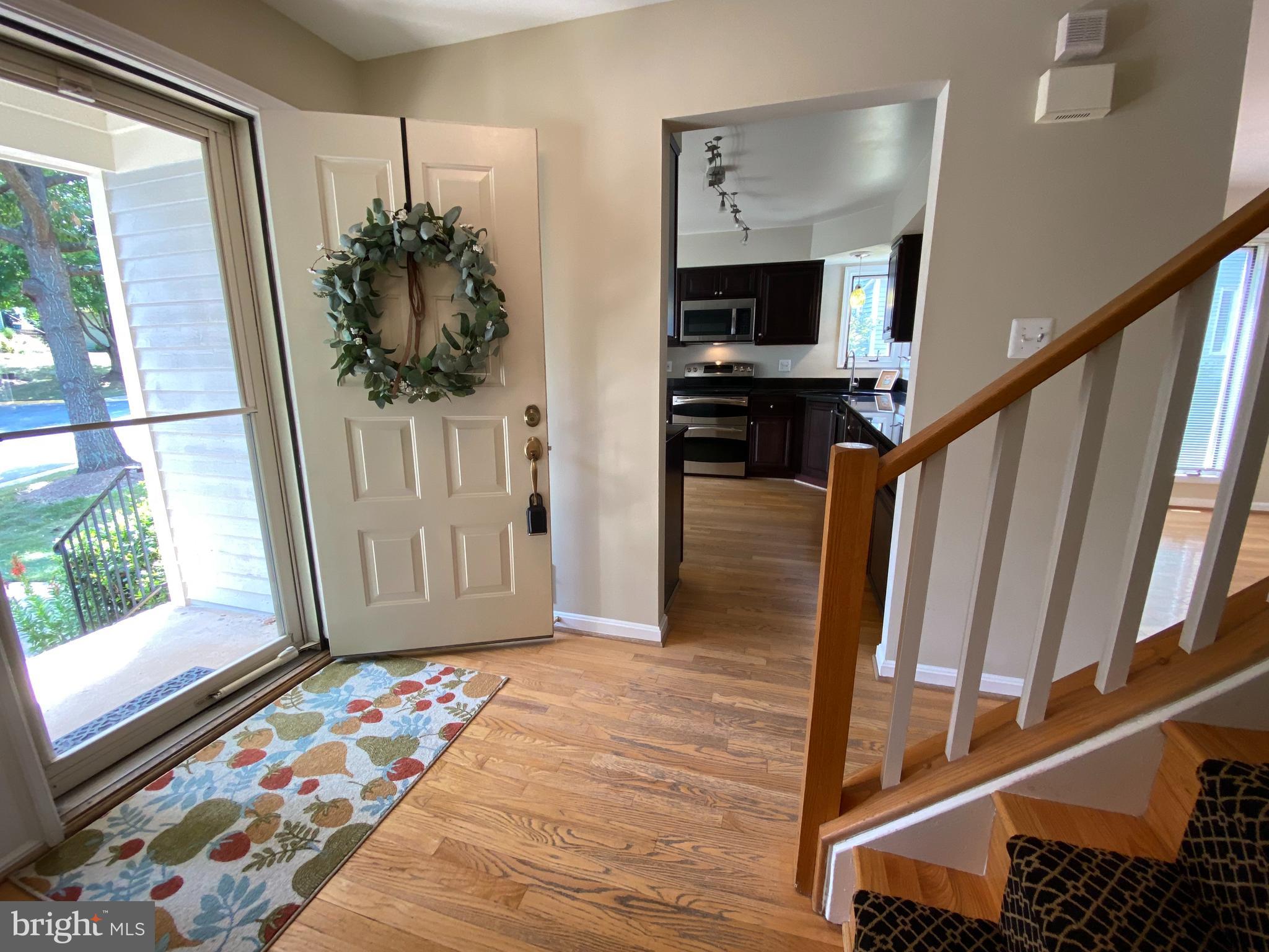 1256 Wedgewood Manor Way Reston, VA 20194 - Photo 3 of 45 Lovely Front Foyer...