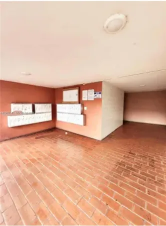 $2,100 | 5765 West 25th Court, Unit 211, Hialeah, FL 33016