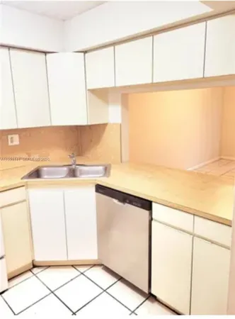 $2,100 | 5765 West 25th Court, Unit 211, Hialeah, FL 33016