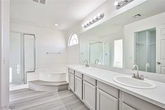 $2,100 | 7425 Treasure Chest Street, Las Vegas, NV 89139