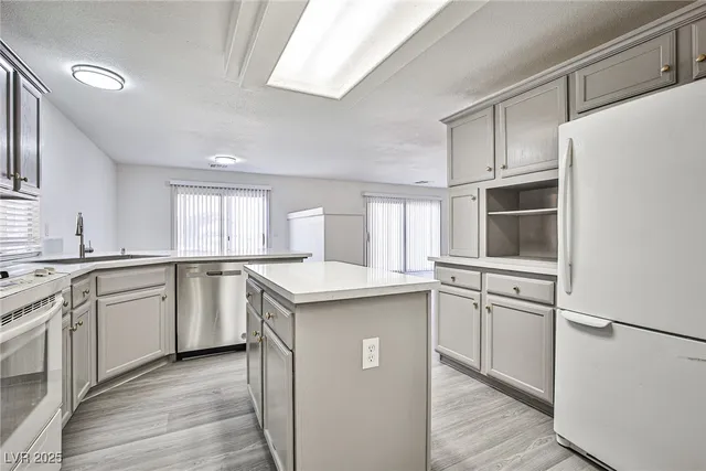 $2,100 | 7425 Treasure Chest Street, Las Vegas, NV 89139