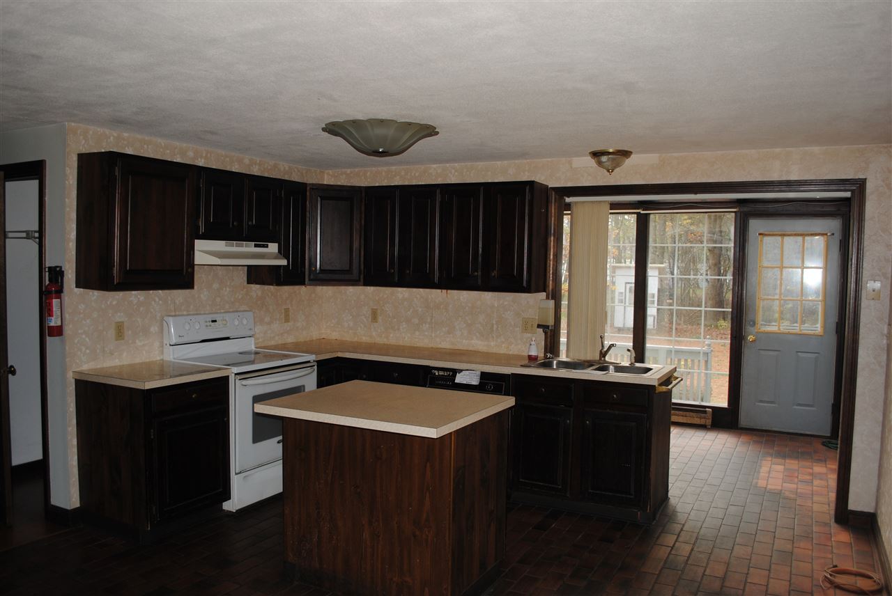 205 Old Dover Road Rochester, NH 03867 - Photo 6 of 16