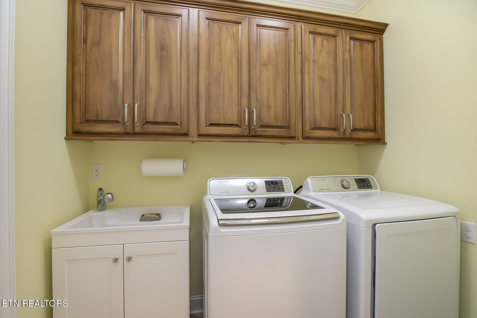401 Tanasi Way Loudon, TN 37774 - Photo 25 of 44 25_401 Tanasi Way_Laundry