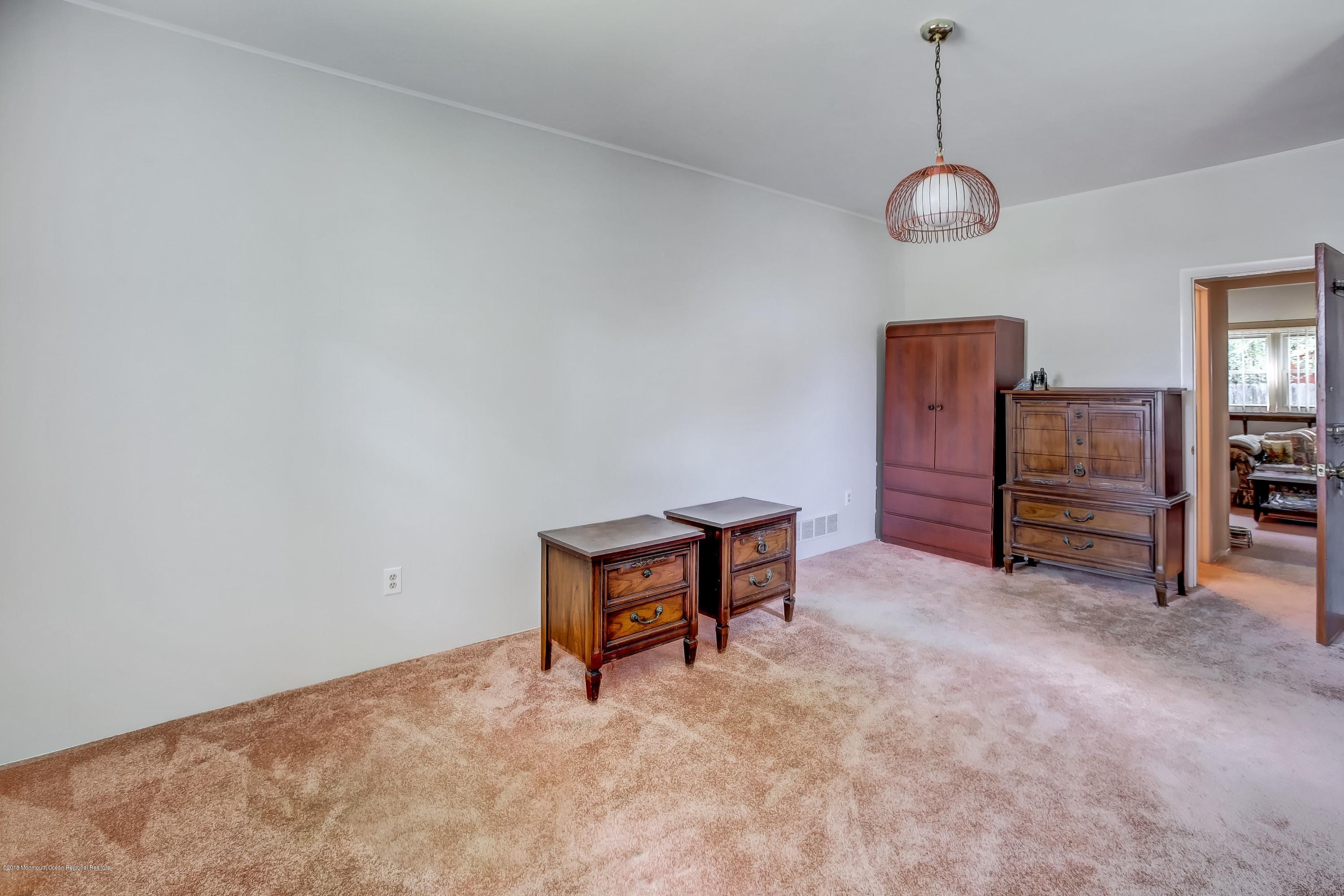 210 Valley Road Neptune Township, NJ 07753 - Photo 17 of 25 017_50771119