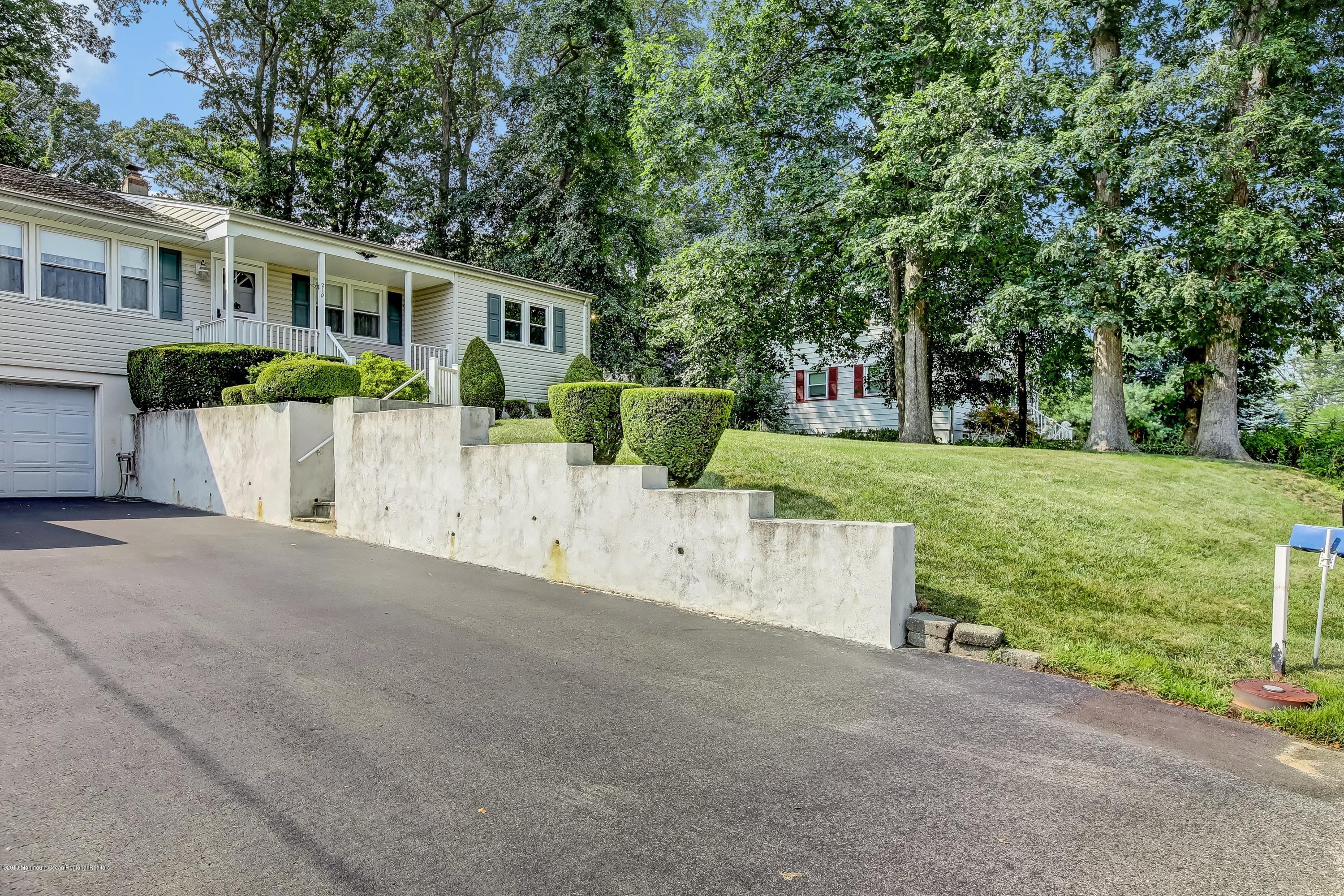 210 Valley Road Neptune Township, NJ 07753 - Photo 4 of 25 004_50771095