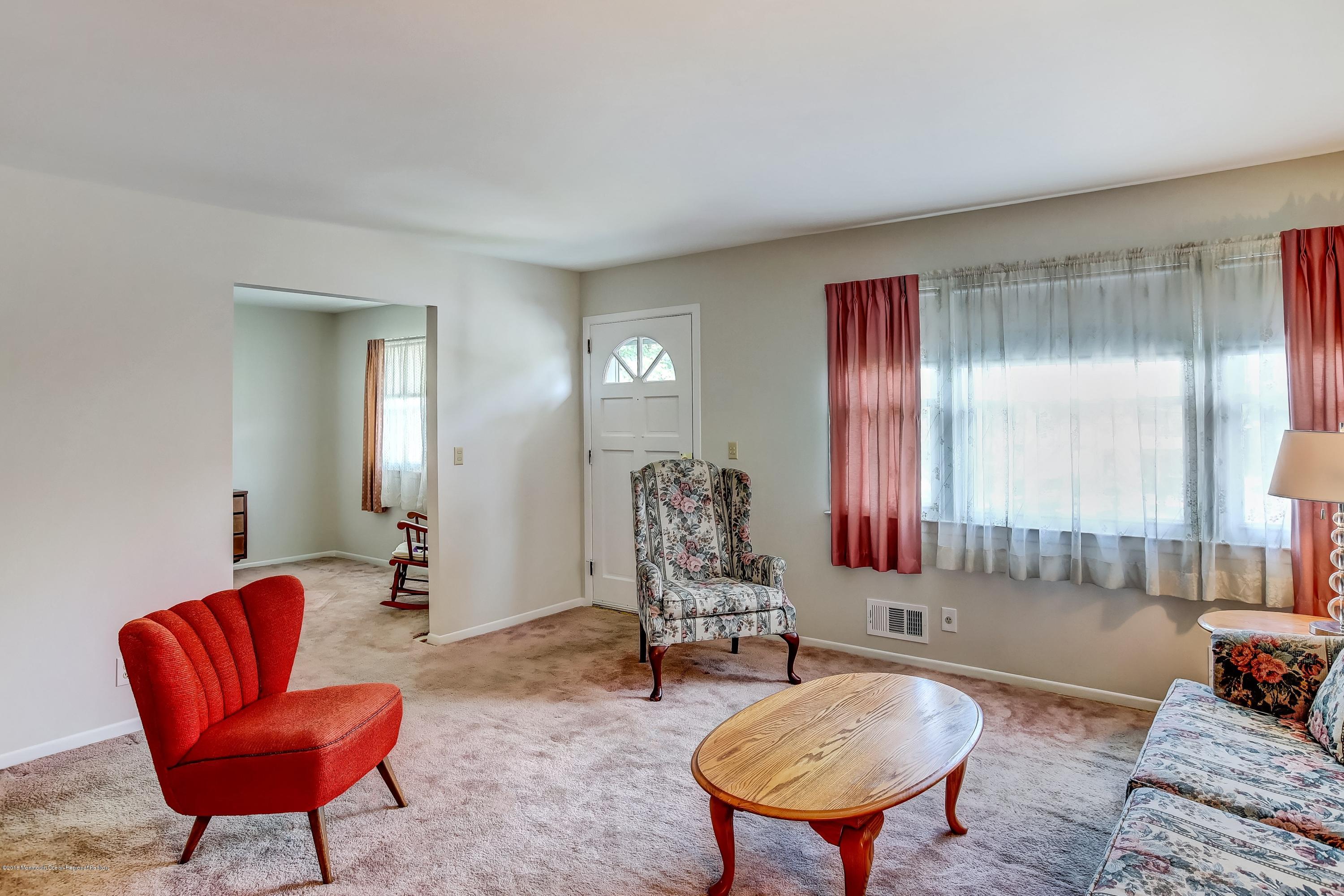 210 Valley Road Neptune Township, NJ 07753 - Photo 6 of 25 006_50771098