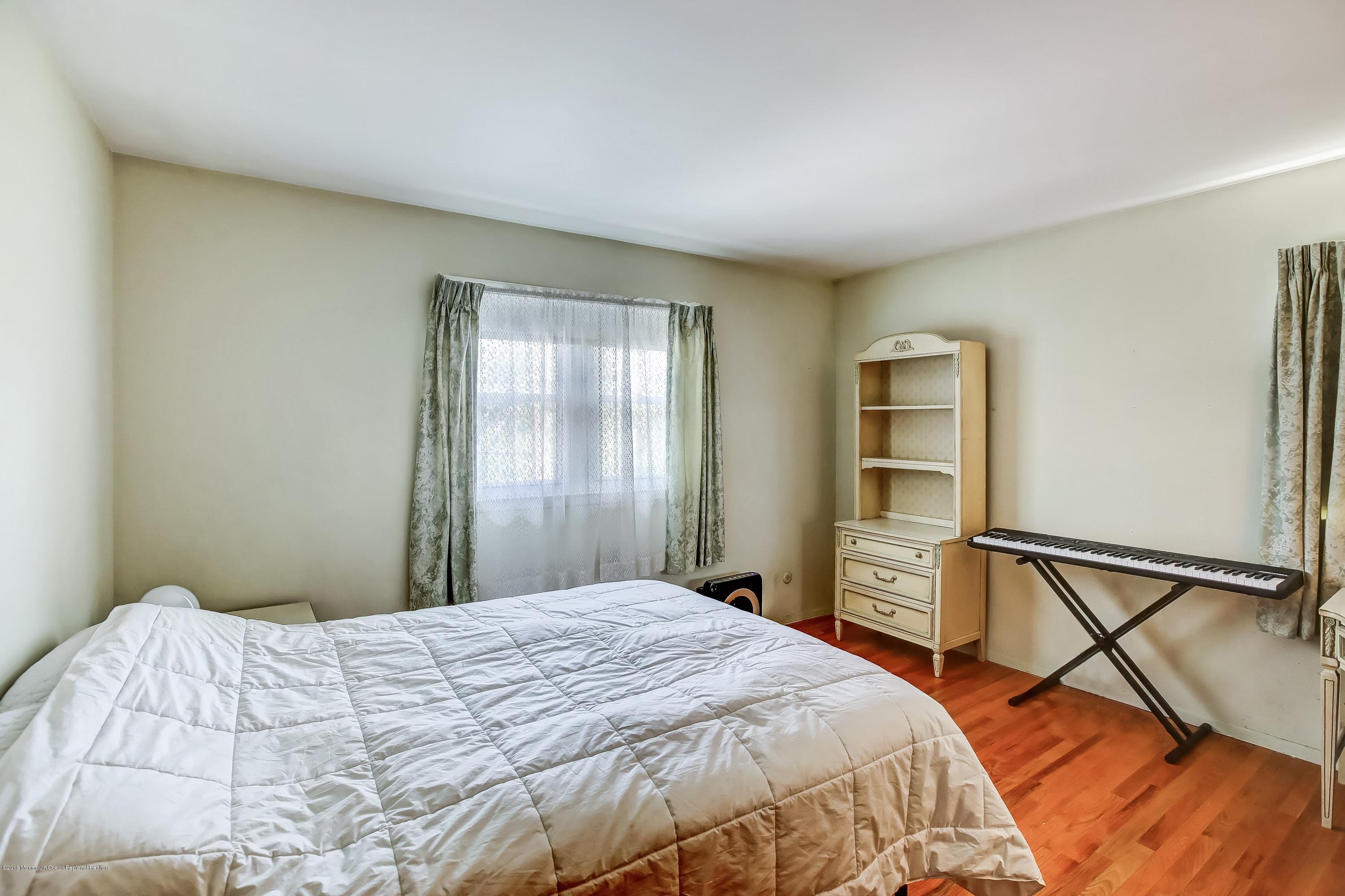 210 Valley Road Neptune Township, NJ 07753 - Photo 7 of 25 007_50771102