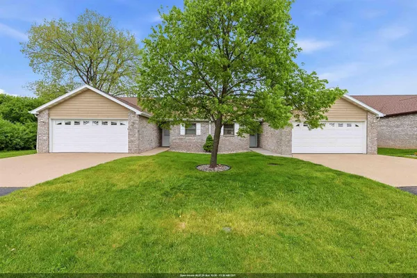 $272,500 | 1678 A Drum Corps Drive, Menasha, WI 54952
