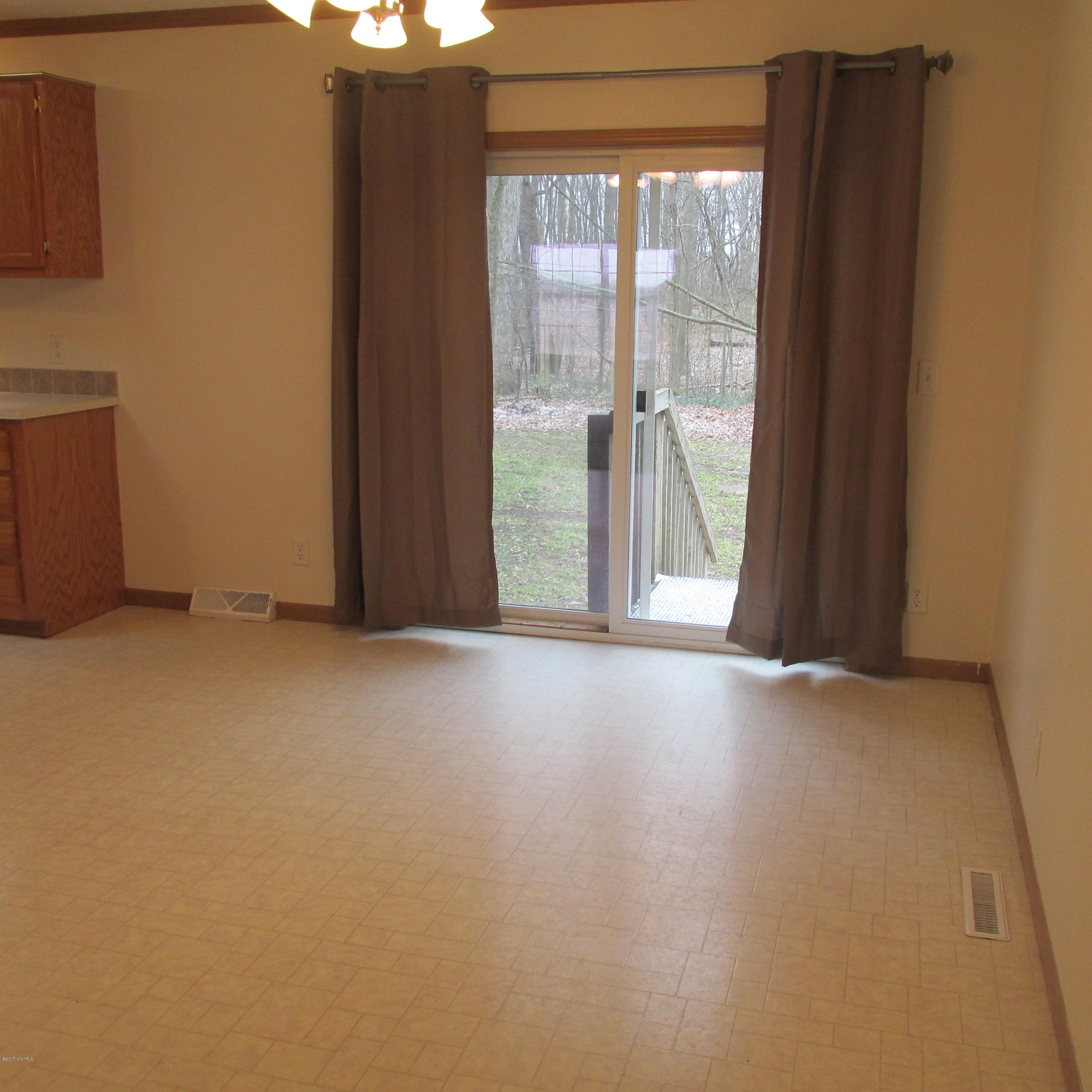 302 South Behnke Road Coldwater, MI 49036 - Photo 5 of 18 IMG_1669