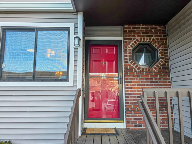 $349,900 | 908 Mill Pond Drive, Unit 908, South Windsor, CT 06074