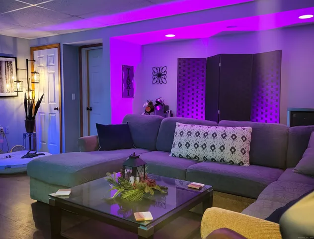 $349,900 | 908 Mill Pond Drive, Unit 908, South Windsor, CT 06074