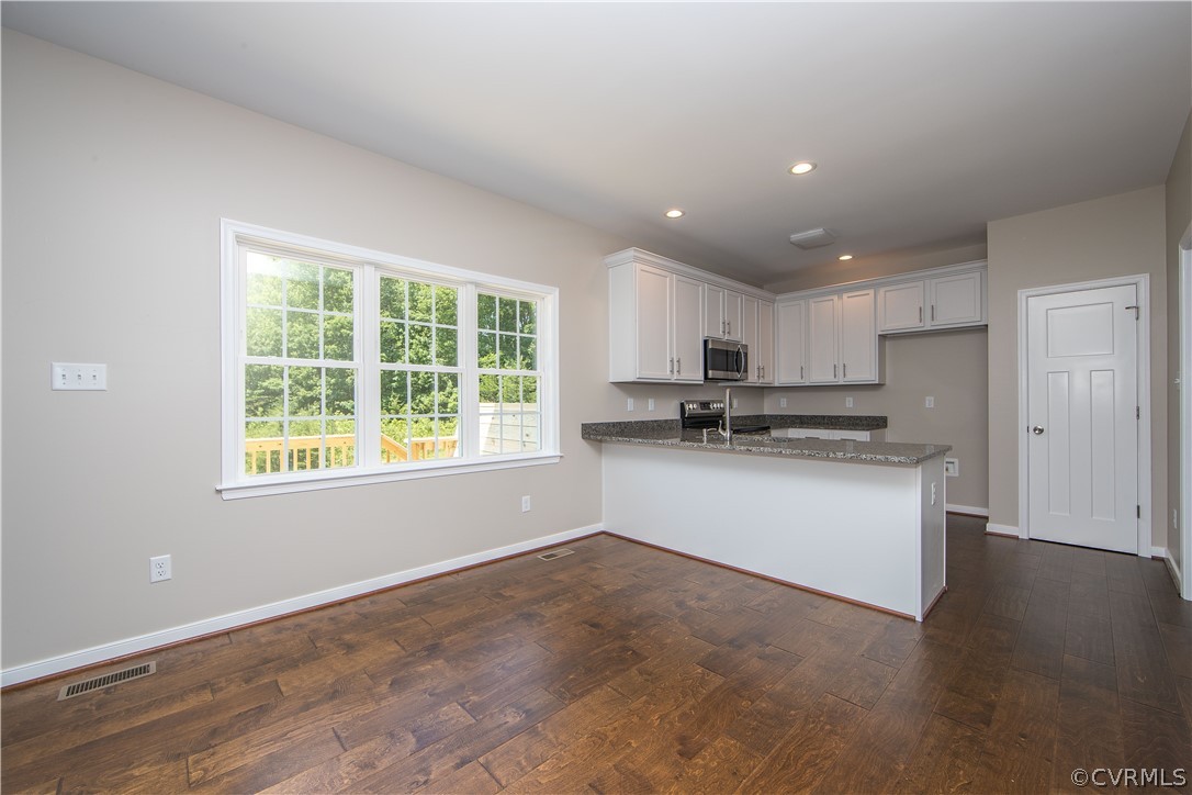 1005 Clayton Road Powhatan, VA 23139 - Photo 6 of 41 Gallery Image 6