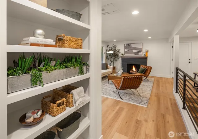 $1,095,000 | 10541 Ashworth Avenue North, Seattle, WA 98133