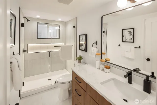 $1,095,000 | 10541 Ashworth Avenue North, Seattle, WA 98133