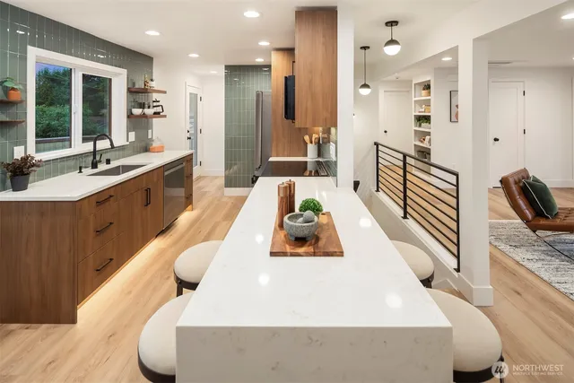 $1,095,000 | 10541 Ashworth Avenue North, Seattle, WA 98133