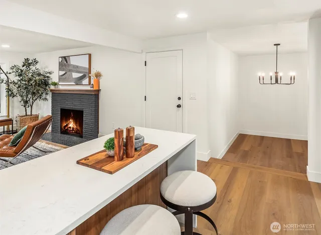 $1,095,000 | 10541 Ashworth Avenue North, Seattle, WA 98133