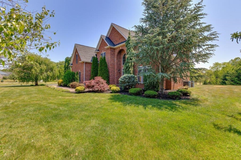 61 Bridgewater Road Bridgewater, VA 22812 - Photo 51 of 75 a front view of a house with garden
