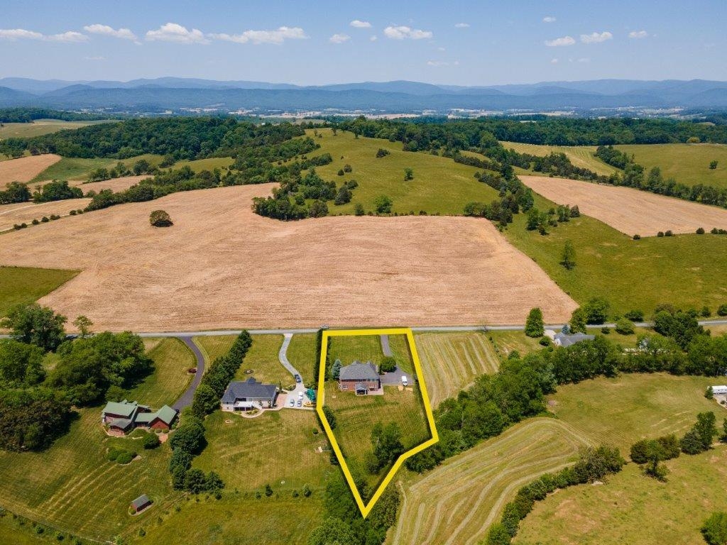 61 Bridgewater Road Bridgewater, VA 22812 - Photo 63 of 75 an aerial view of a house with a outdoor space