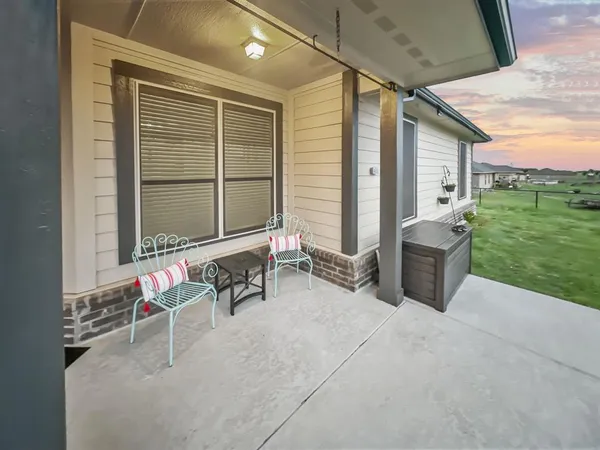 $4,500 | 208 Crest Lane, Decatur, TX 76234