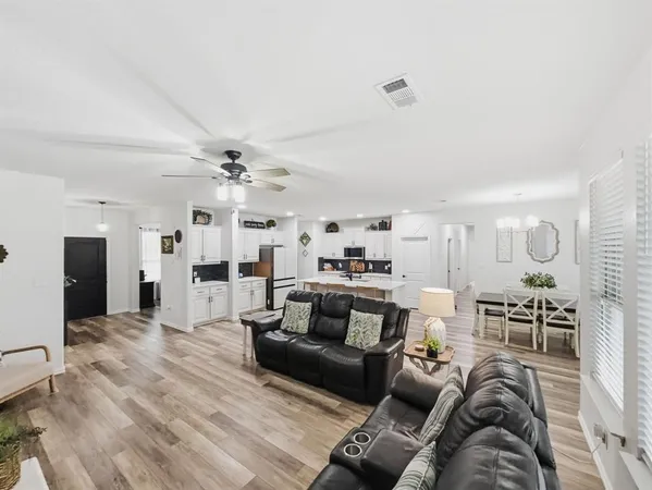 $4,500 | 208 Crest Lane, Decatur, TX 76234
