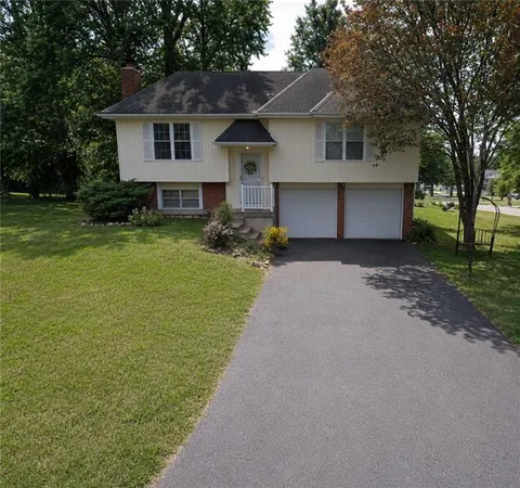 $340,000 | 14215 West 94th Terrace, Lenexa, KS 66215