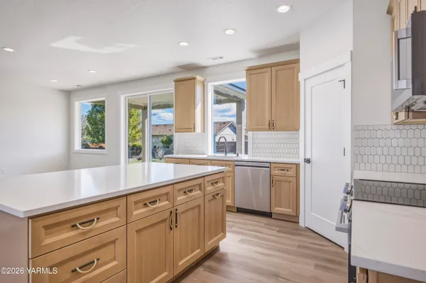 $499,000 | 308 Victoria Street, Sunnyside, WA 98944