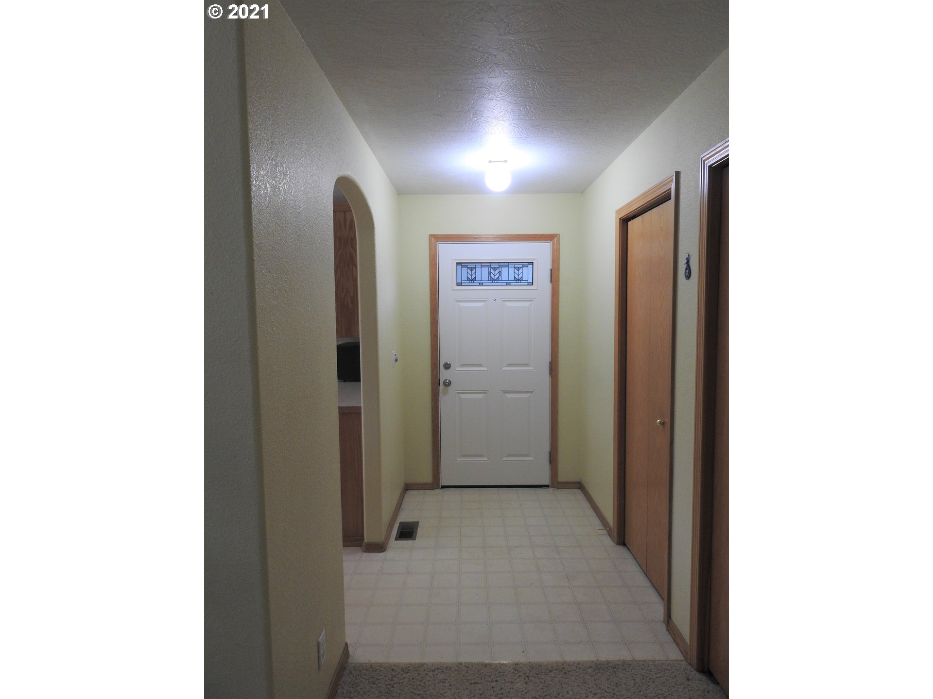 185 65th Place Springfield, OR 97478 - Photo 2 of 30