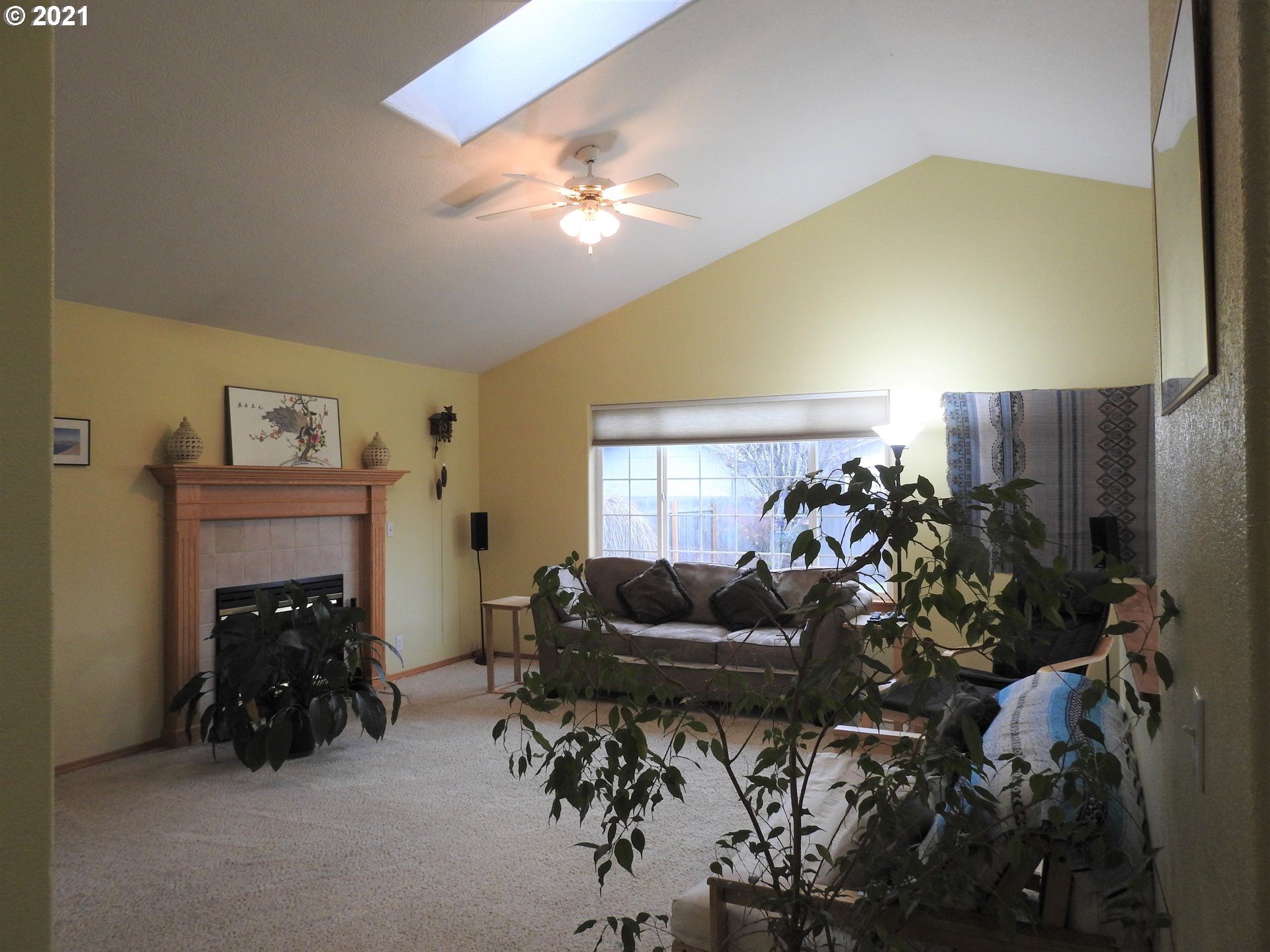 185 65th Place Springfield, OR 97478 - Photo 3 of 30