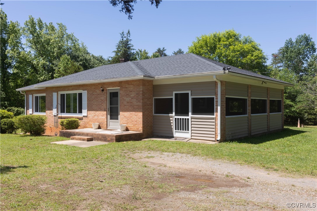 2729 Cumberland Road Farmville, VA 23901 - Photo 4 of 45 a front view of house with yard porch and green space