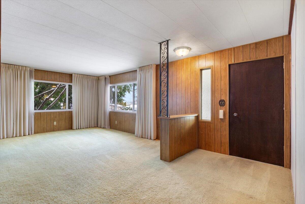 3955 South Stage Road, Unit 7 Medford, OR 97501 - Photo 6 of 36 Family Room
