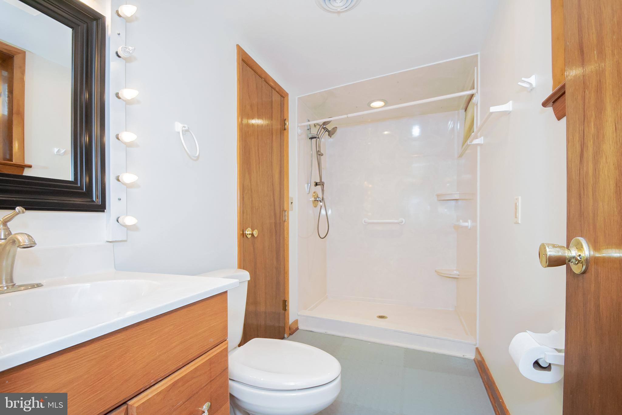 19 Freeport Road New Castle, DE 19720 - Photo 22 of 27 Lower Level Bathroom