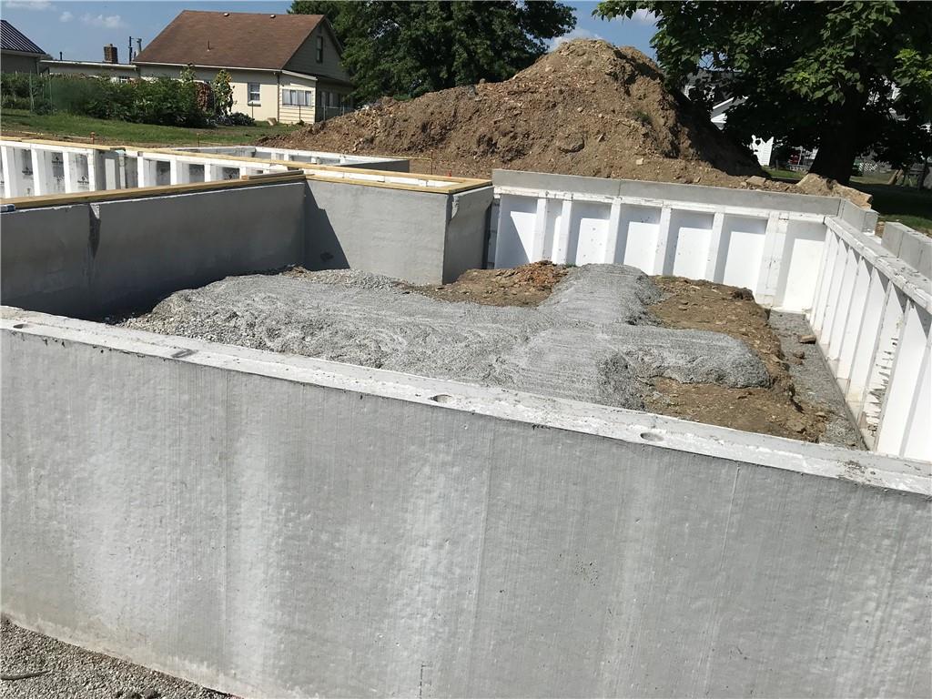 206 Fairview Street Uniontown, PA 15401 - Photo 14 of 29 a view of outdoor space and yard