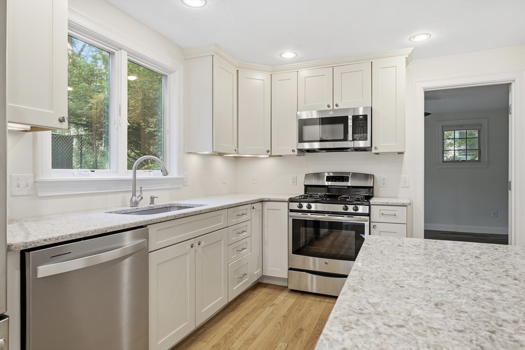 10 Mayflower Path Wayland, MA 01778 - Photo 7 of 33
