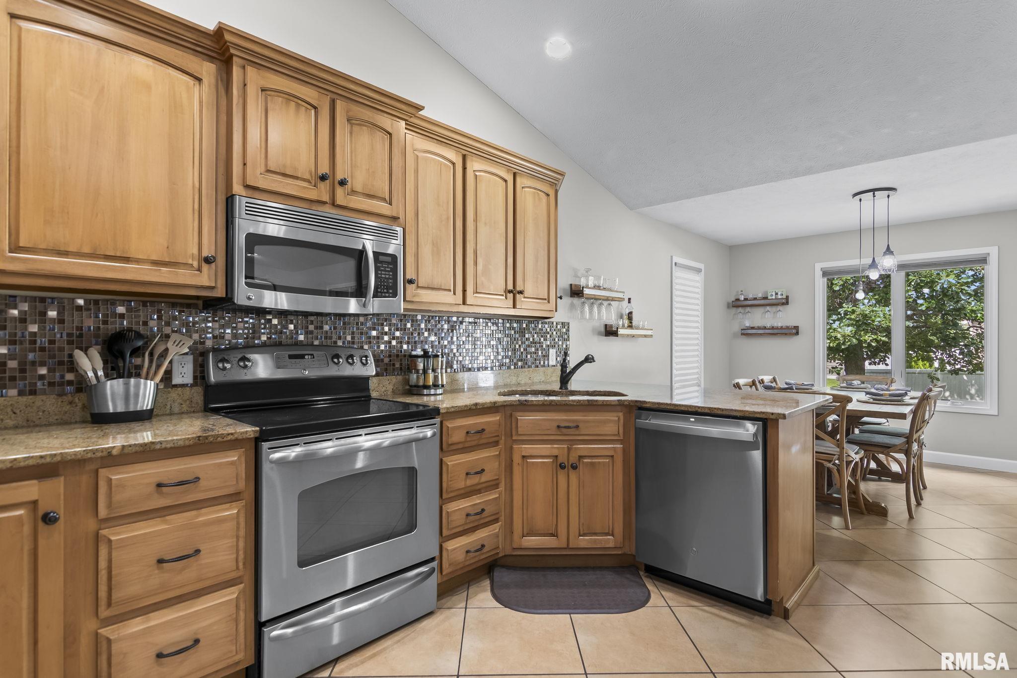 2809 Covered Wagon Trail Springfield, IL 62711 - Photo 13 of 56