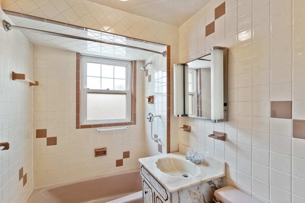 29-31 Winthrop Road Everett, MA 02149 - Photo 23 of 30 Gallery Image 23